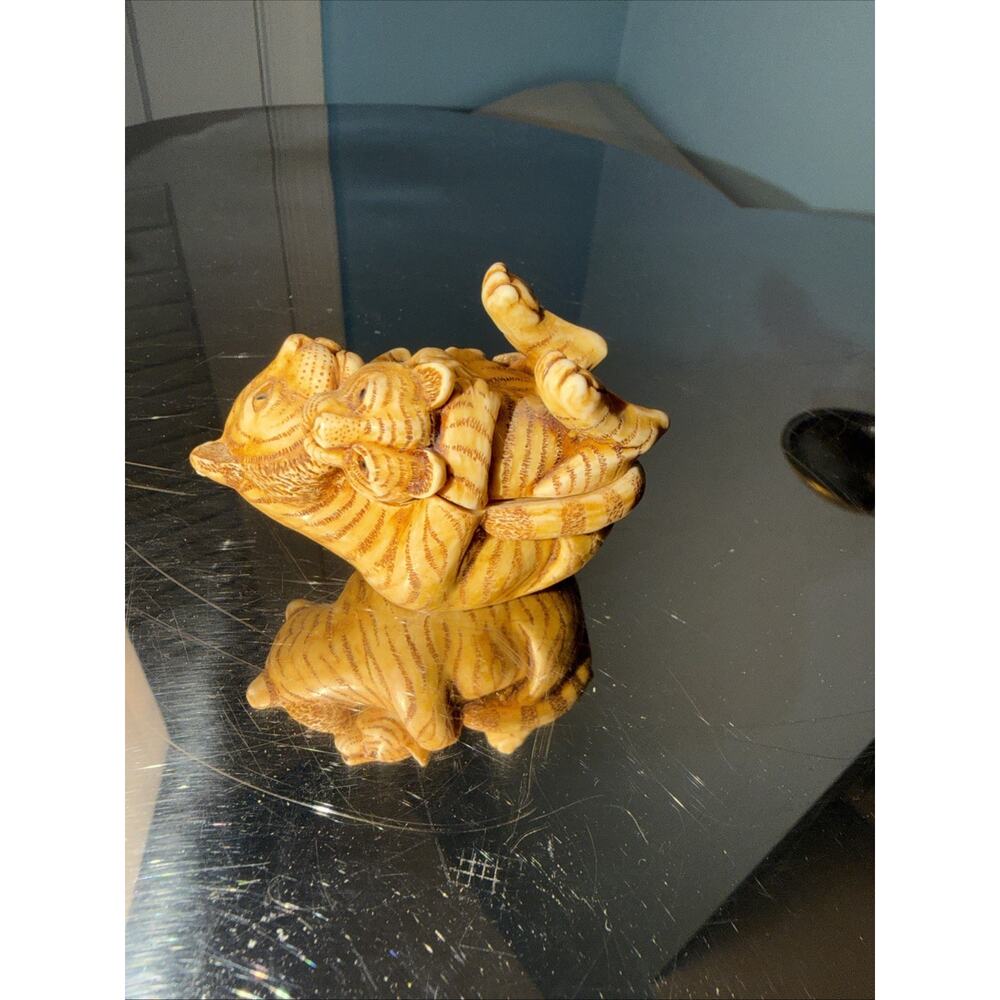Harmony Kingdom Tiger Cub Trinket Box Figurine 'Of the Same Stripes' Pattern125